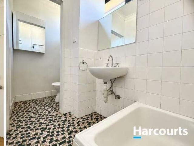 Apartment for rent in St Kilda East, Melbourne