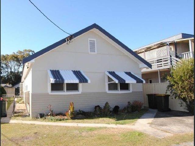 Villa for rent in Forster, Mid-Coast Council