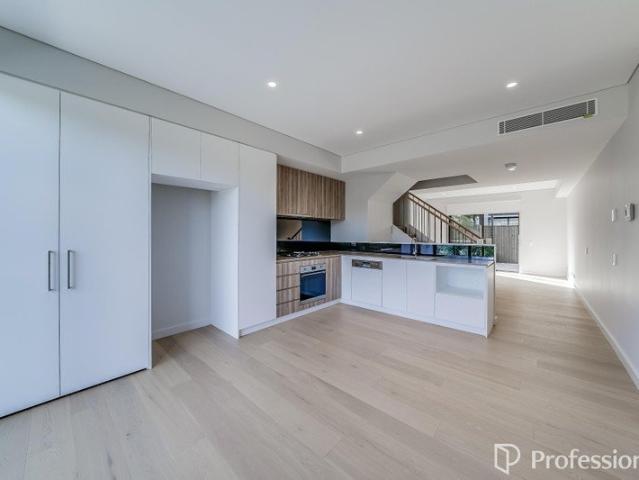 Townhouse for rent in Edmondson Park, Sydney