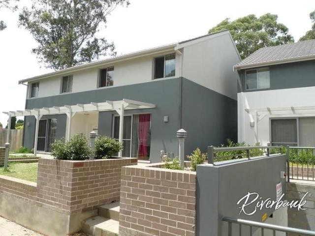 Townhouse for rent in Merrylands West, Sydney