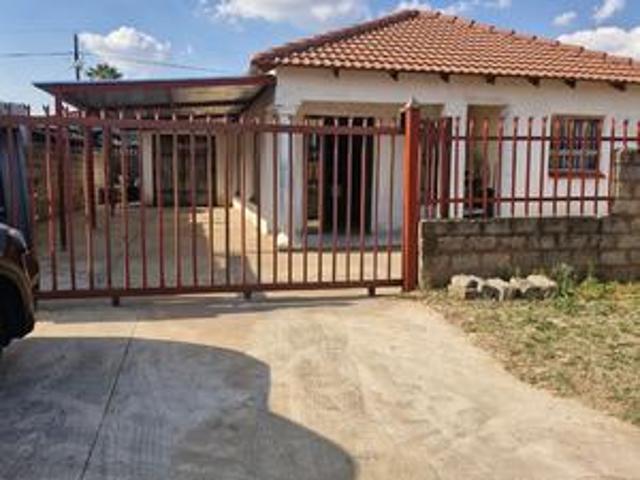 House for sale in Akasia, Gauteng