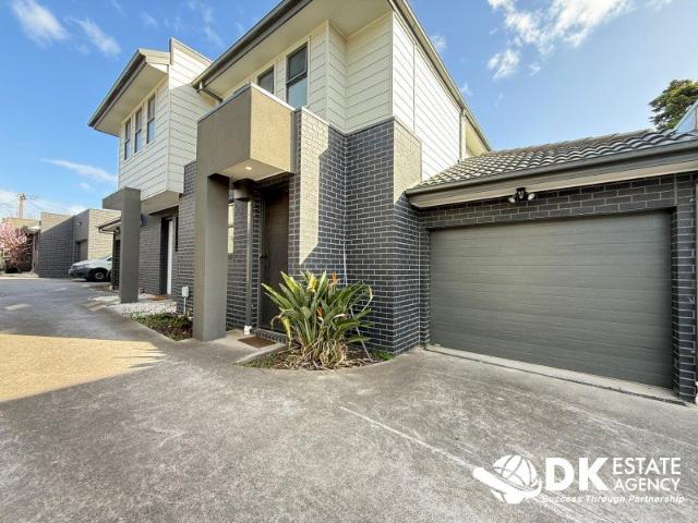 Townhouse for rent in Camerons Creek, Victoria