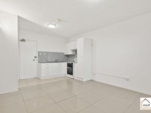 Granny Flat for rent in Wollongong West, New South Wales