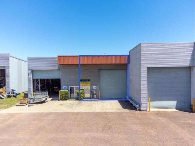 Warehouse for rent in Toombul, Queensland