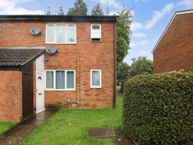 Apartment for rent in Woodside Estate, Houghton Regis