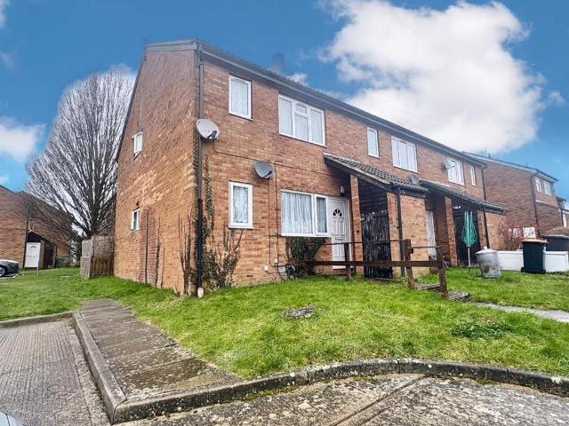 Apartment for rent in Woodside Estate, Houghton Regis