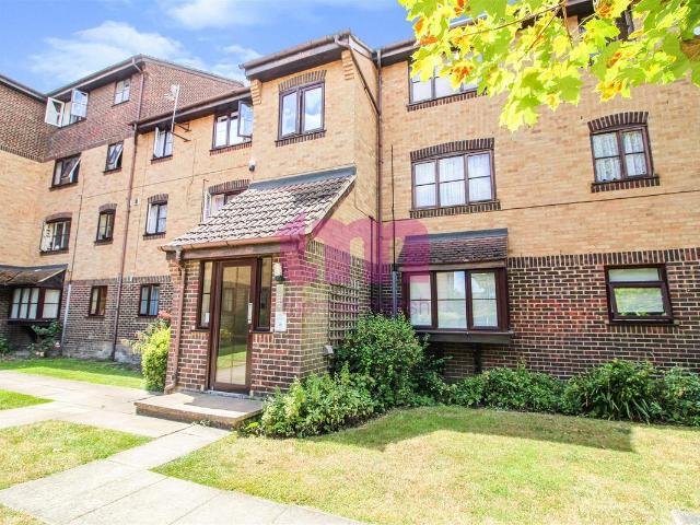 Studio for rent in Grays, Essex