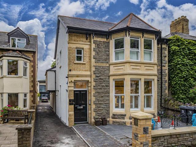 Apartment for rent in Falcon Lodge, Wales