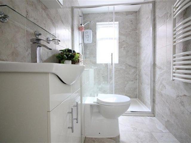 Apartment for rent in Whitton, Greater London