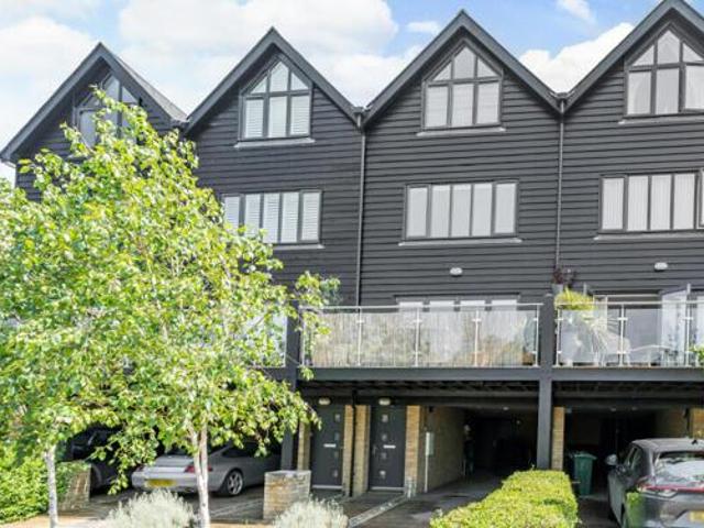 House for sale in Oad Street, Kent