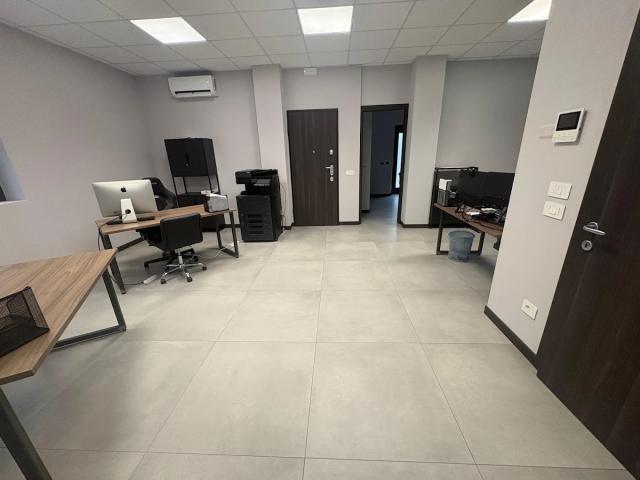 Ufficio in affitto a Calolziocorte, Lombardia