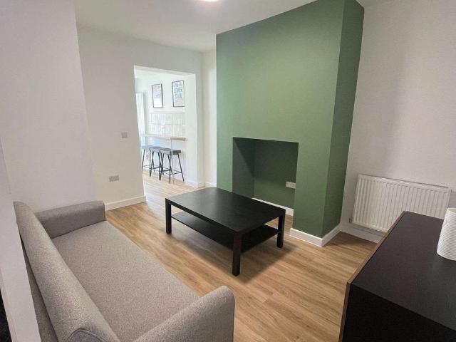 Room for rent in Whiston Cross, Whiston