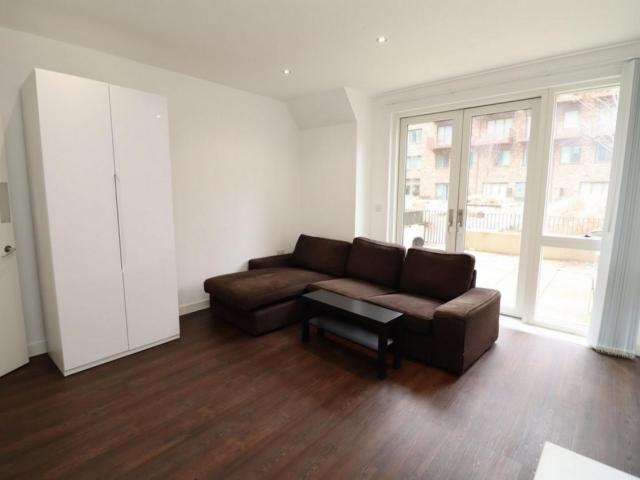 Apartment for rent in Reach, Greater London