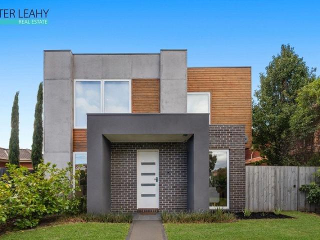 Townhouse for sale in Camerons Creek, Victoria