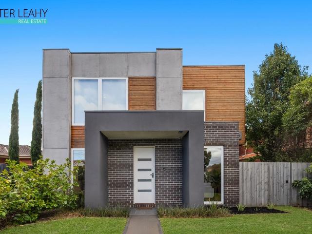Townhouse for sale in Camerons Creek, Victoria