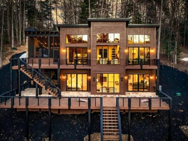 House for sale in Blue Ridge