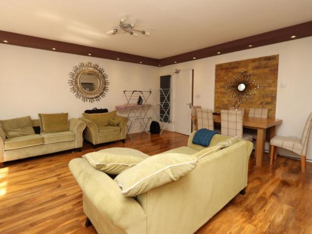 Room for rent in Silvertown, Greater London