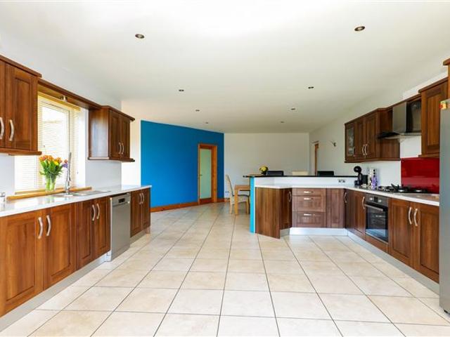 Detached House for sale in Athenry, Connacht