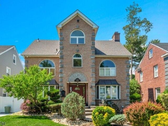 House for sale in Elizabeth, New Jersey