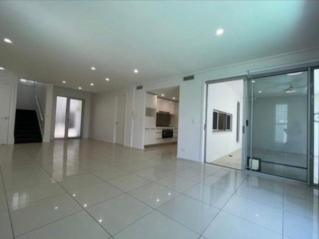 Room for rent in Kings Creek, Queensland