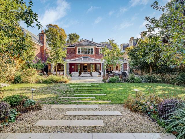 House for rent in Royal Borough of Kingston upon Thames, Greater London