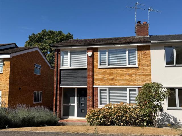 House for rent in Pouchen End, Hertfordshire