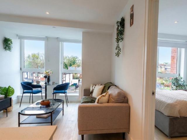 House for rent in London Borough of Merton, Raynes Park