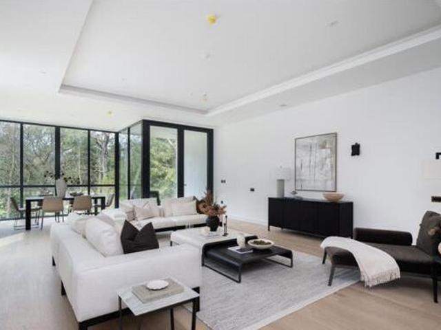 House for sale in Kingston Upon Thames, Greater London