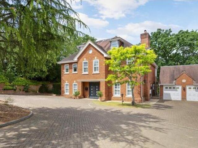 House for sale in Kingston Upon Thames, Greater London
