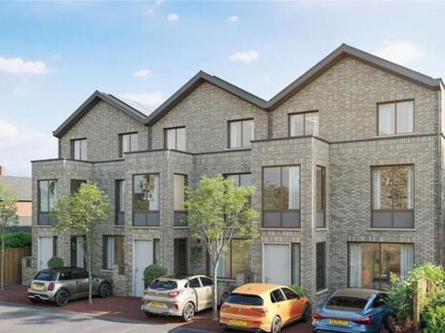 House for sale in Kingston Upon Thames, Greater London