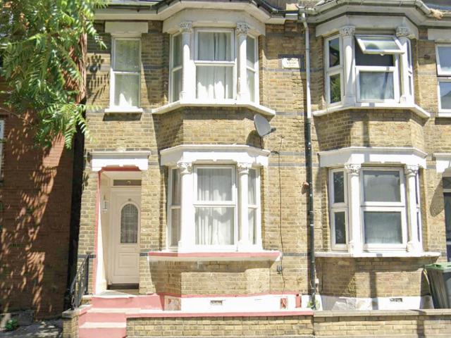 Studio for rent in London Borough of Croydon, Waddon