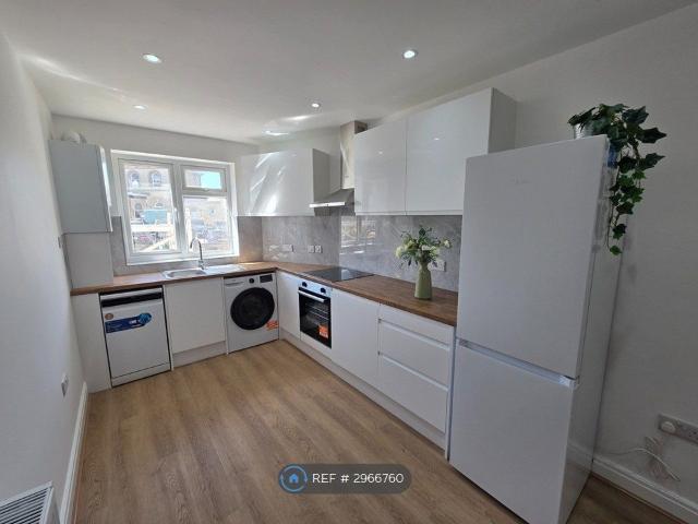 Apartment for rent in Norbiton, Greater London