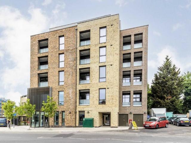 Apartment for rent in Norbiton, Greater London
