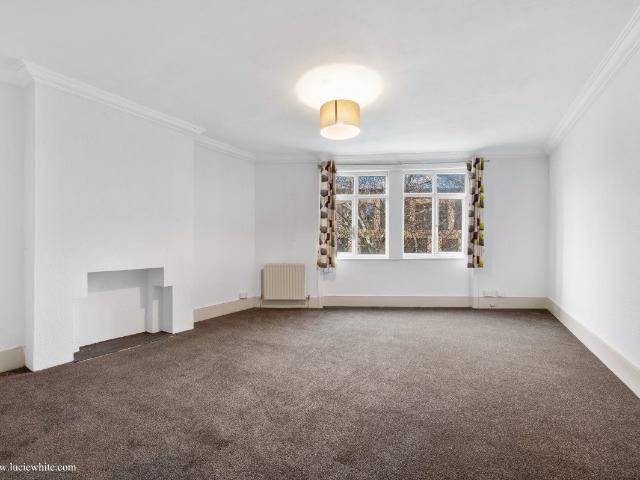 Apartment for rent in Norbiton, Greater London