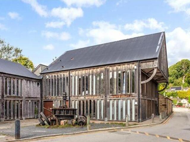 House for sale in Froggatt, East Midlands