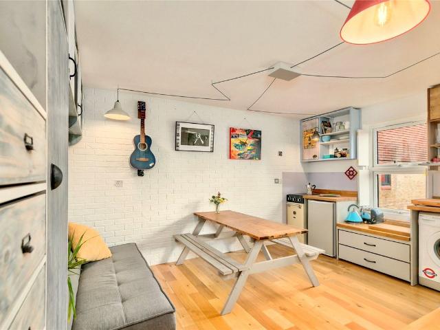 Studio for rent in Stepney, Greater London