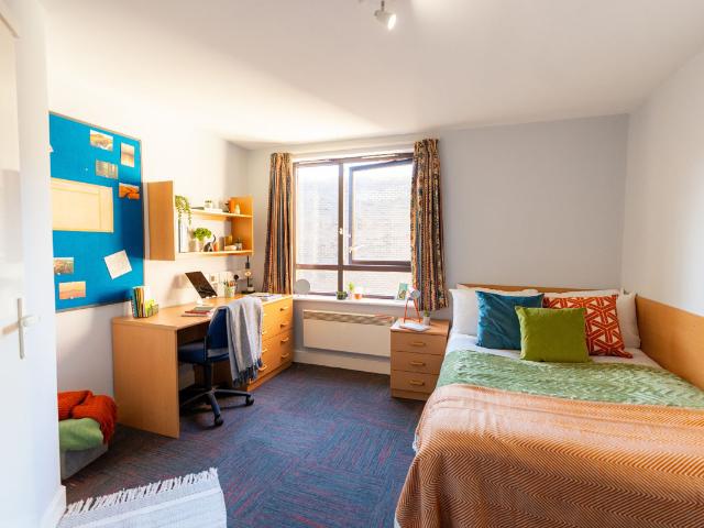 Room for rent in Mile End, Greater London