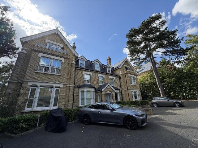 Apartment for rent in Debden Green, Epping