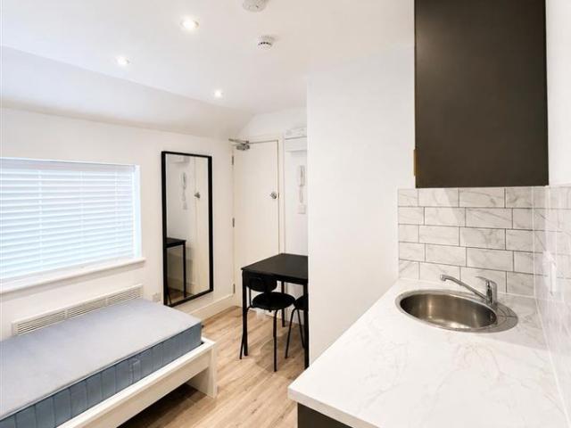 Room for rent in Mill End, Duton Hill