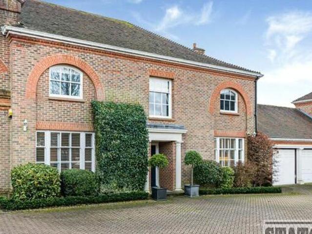 House for sale in Potters Bar, Hertfordshire