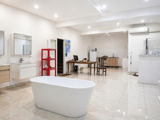 Warehouse for rent in Toombul, Queensland