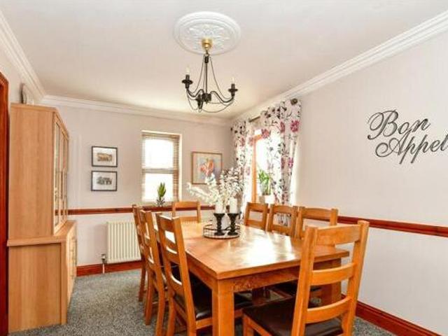 House for sale in Epping