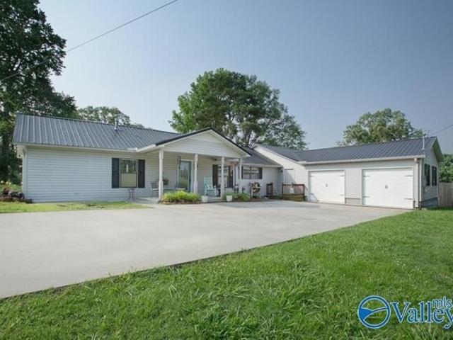 House for sale in Boaz, Alabama