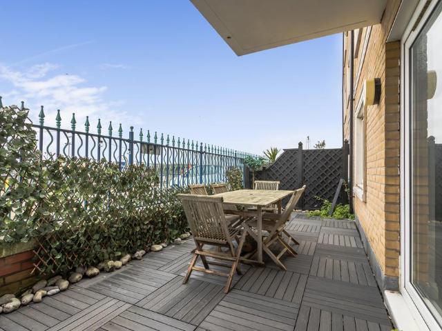 Apartment for rent in Roedean