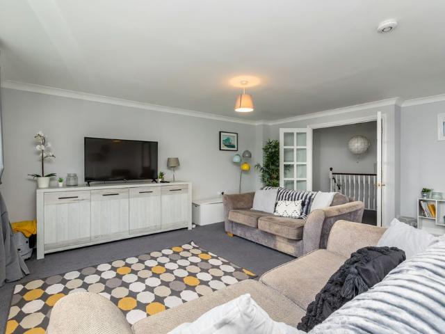 Apartment for rent in Roedean