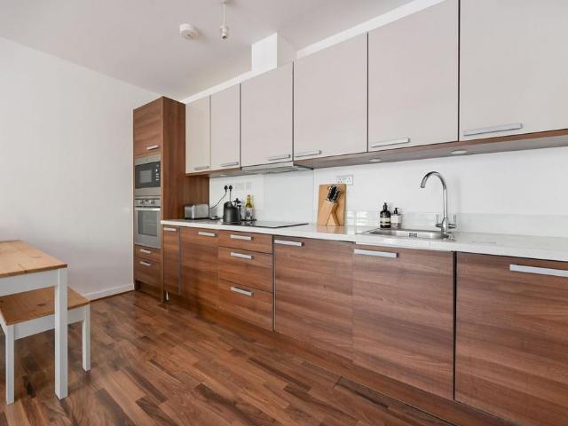 Apartment for rent in Limehouse, Greater London