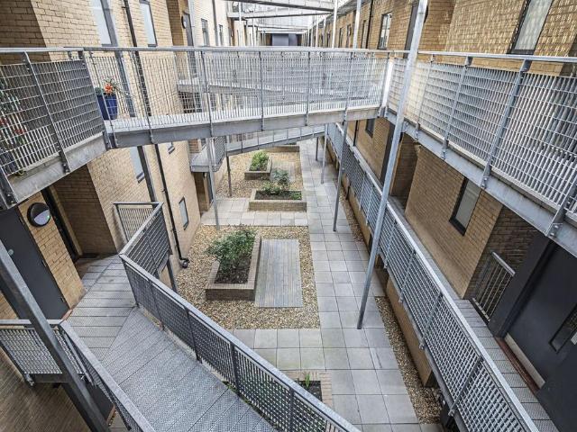 House for rent in Barnsbury, Greater London