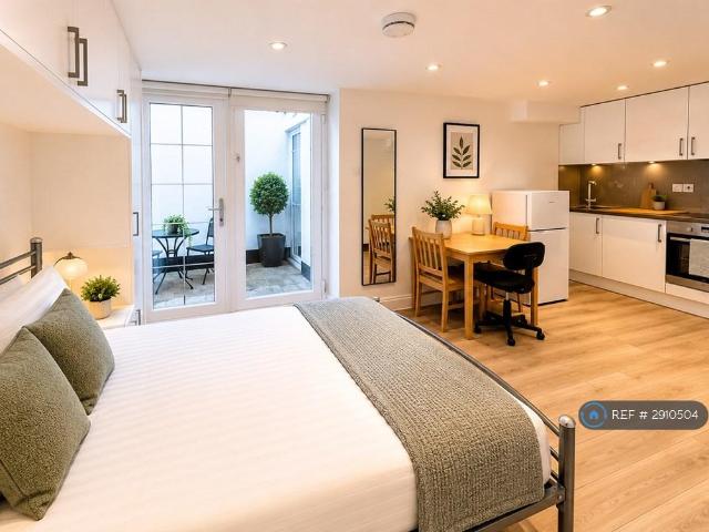 House for rent in Barnsbury, Greater London