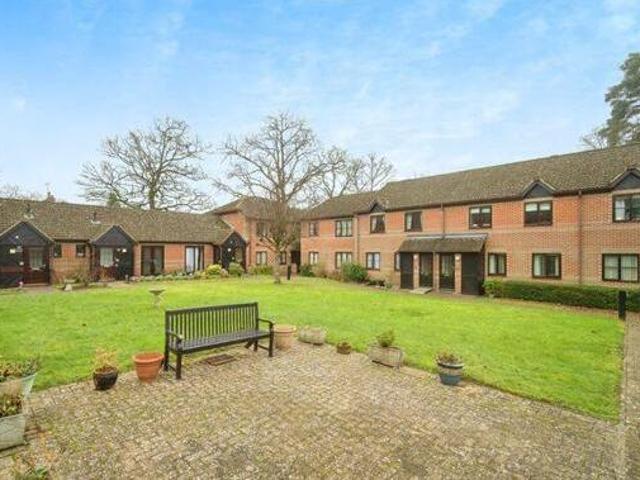 House for sale in Crowthorne, Bracknell Forest