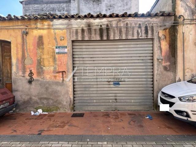 Box in vendita a Adrano, Sicilia